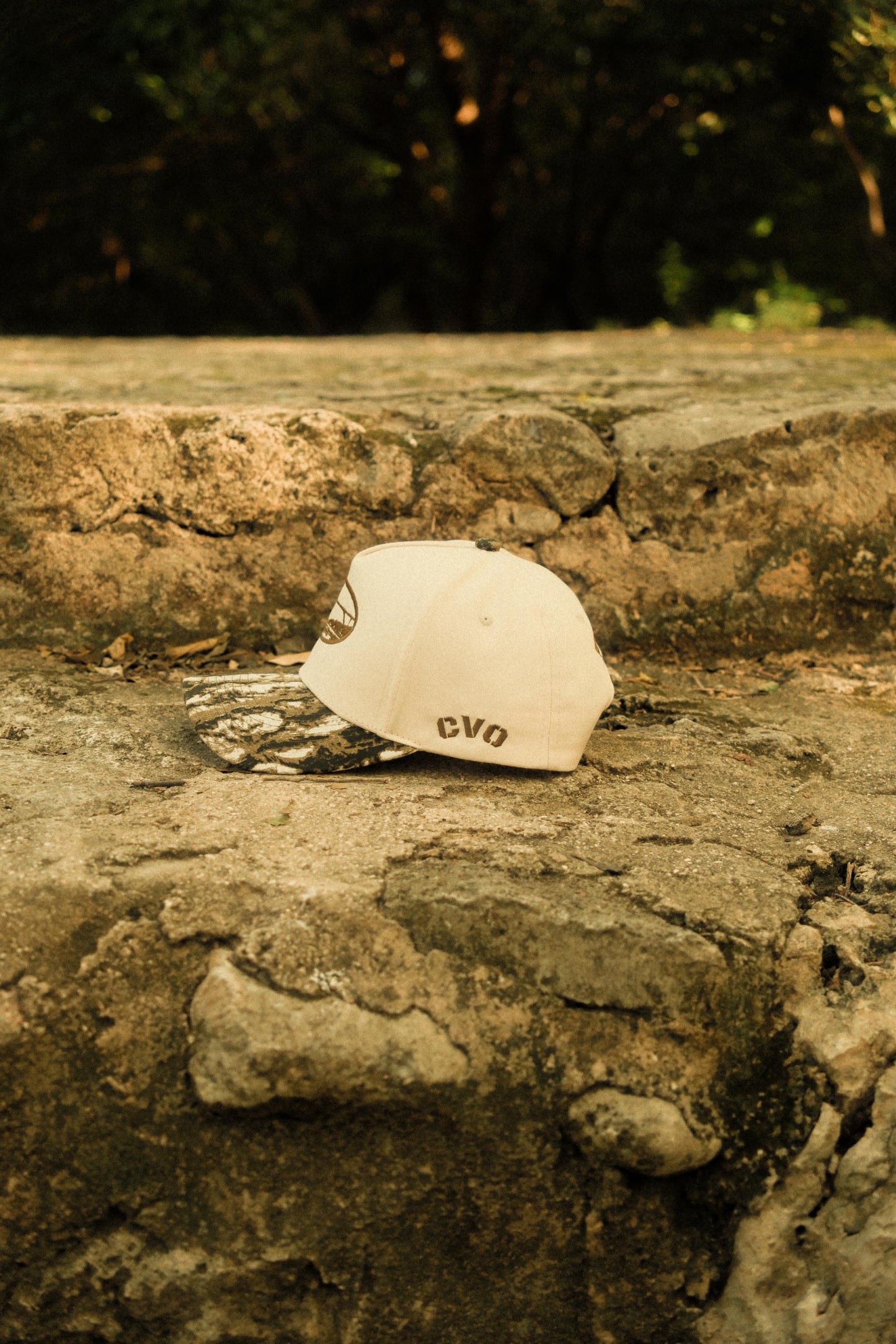 KAMUFLÁ TRUCKER HAT