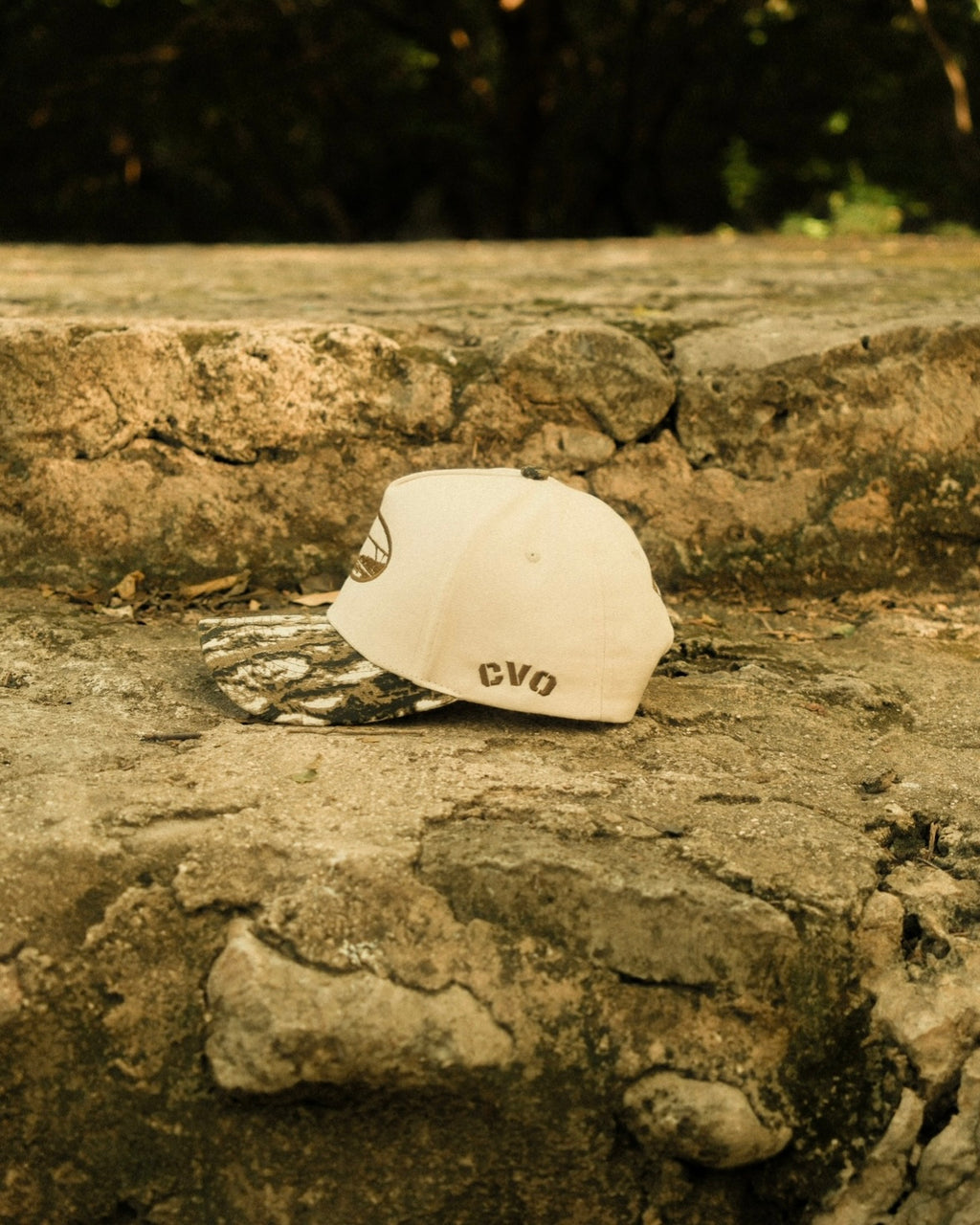 KAMUFLÁ TRUCKER HAT